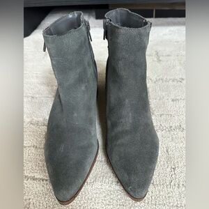 Bleeker & Bond Womens Grey Suede Ankle Boots